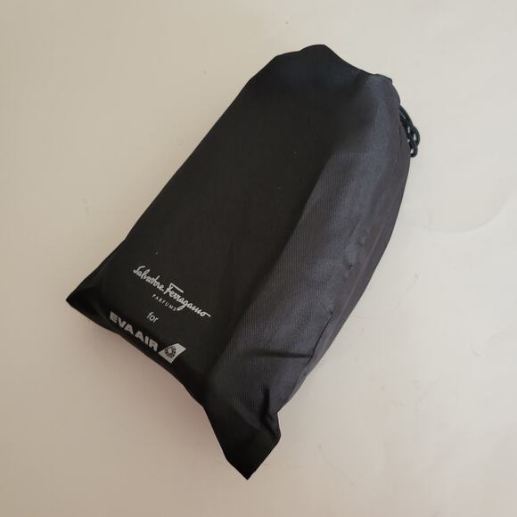 SEALED Eva Air Salvatore Ferragamo First Class Amenity Kit  Pouch Bag Intact - Picture 1 of 4